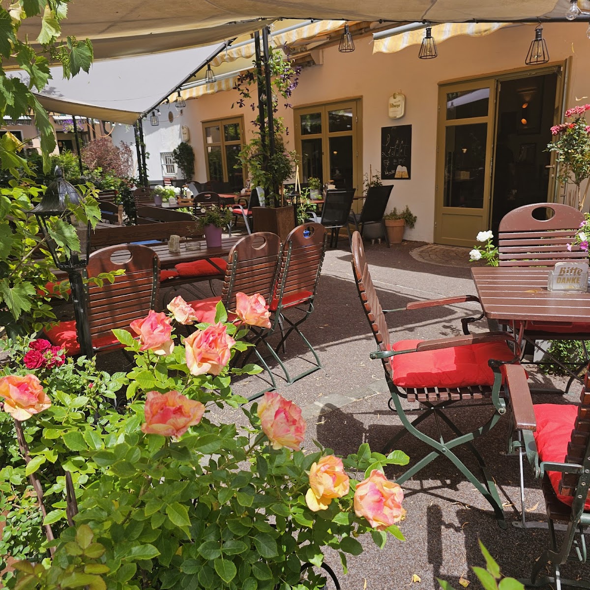 LUX Bar & Restaurants Photo 4