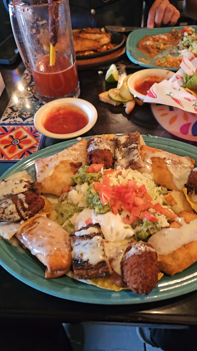 EL PATIO BAR & GRILL Photo 2