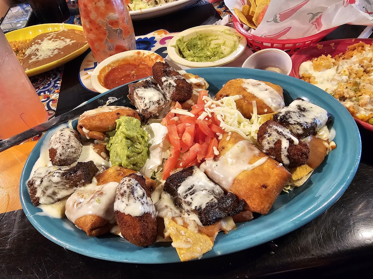 EL PATIO BAR & GRILL Photo 4