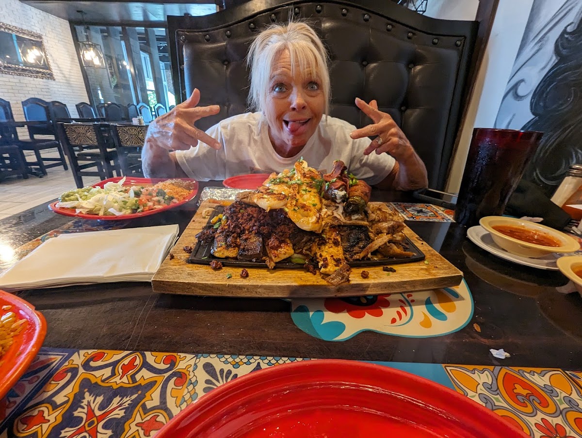 EL PATIO BAR & GRILL Photo 5