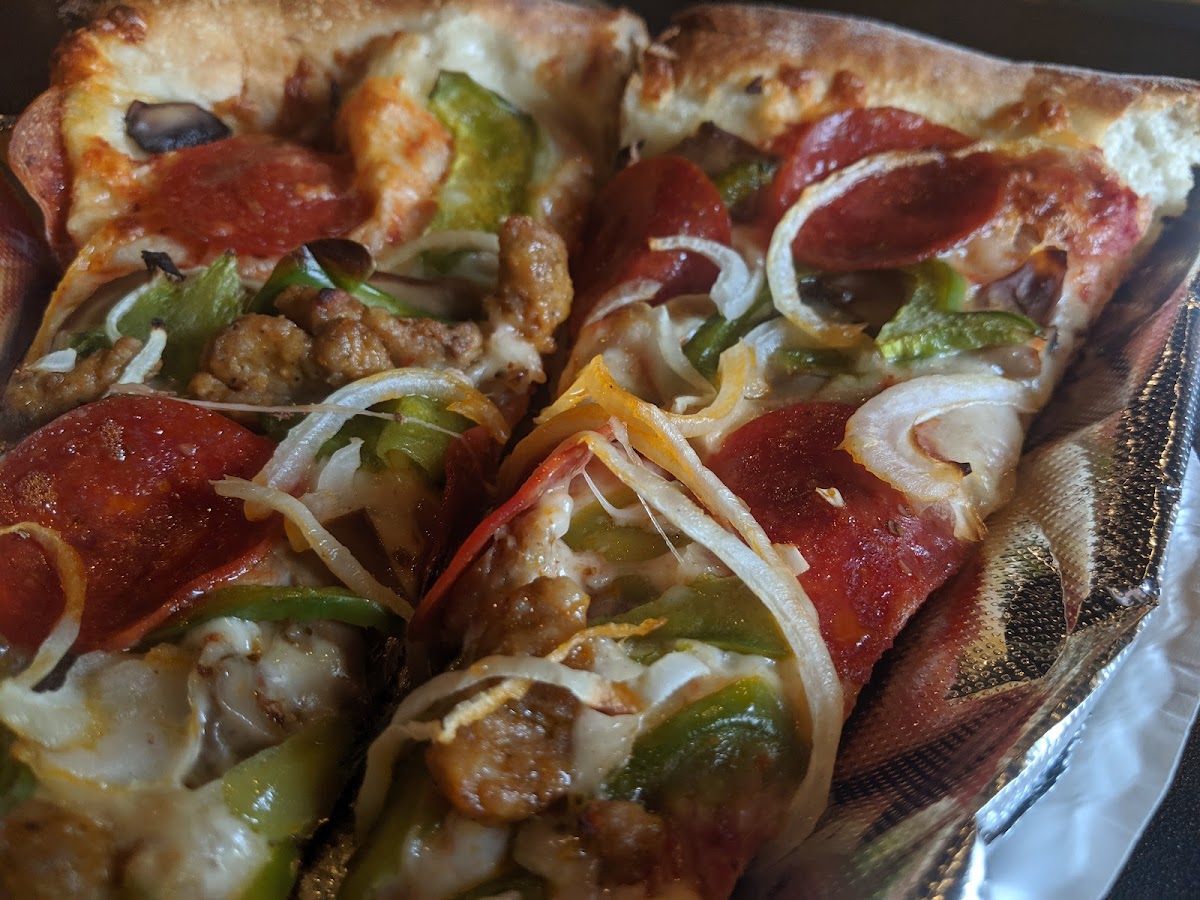 Gio's Pizzeria Photo 6