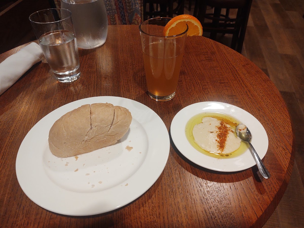 YaYa's Euro Bistro Photo 7