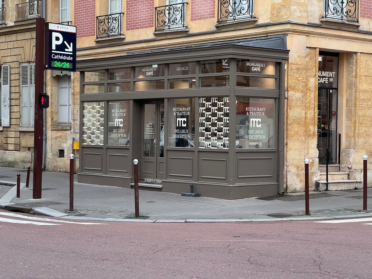 Monument Café Versailles