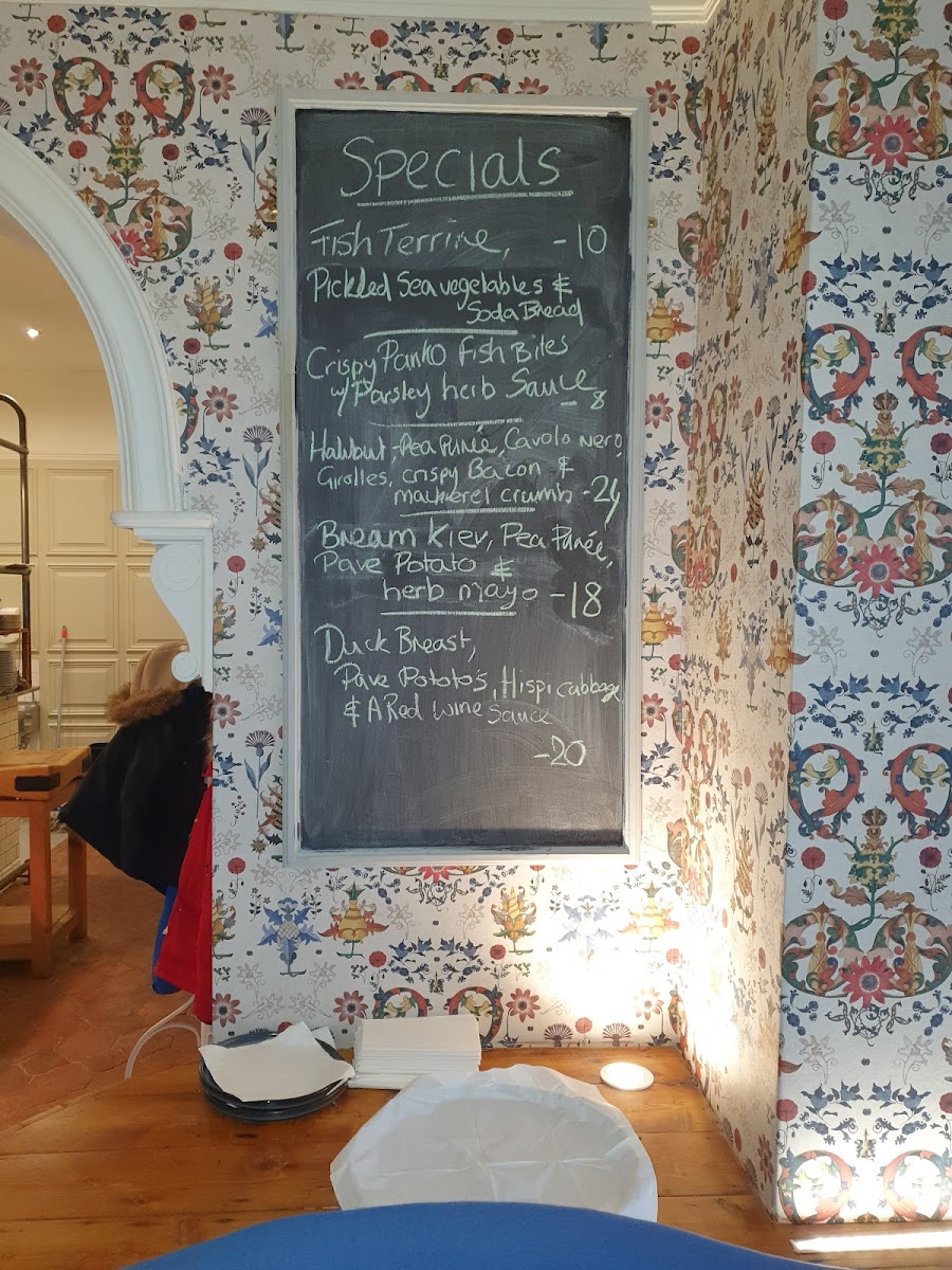 The London and Paris Hotel Photo Menu 3