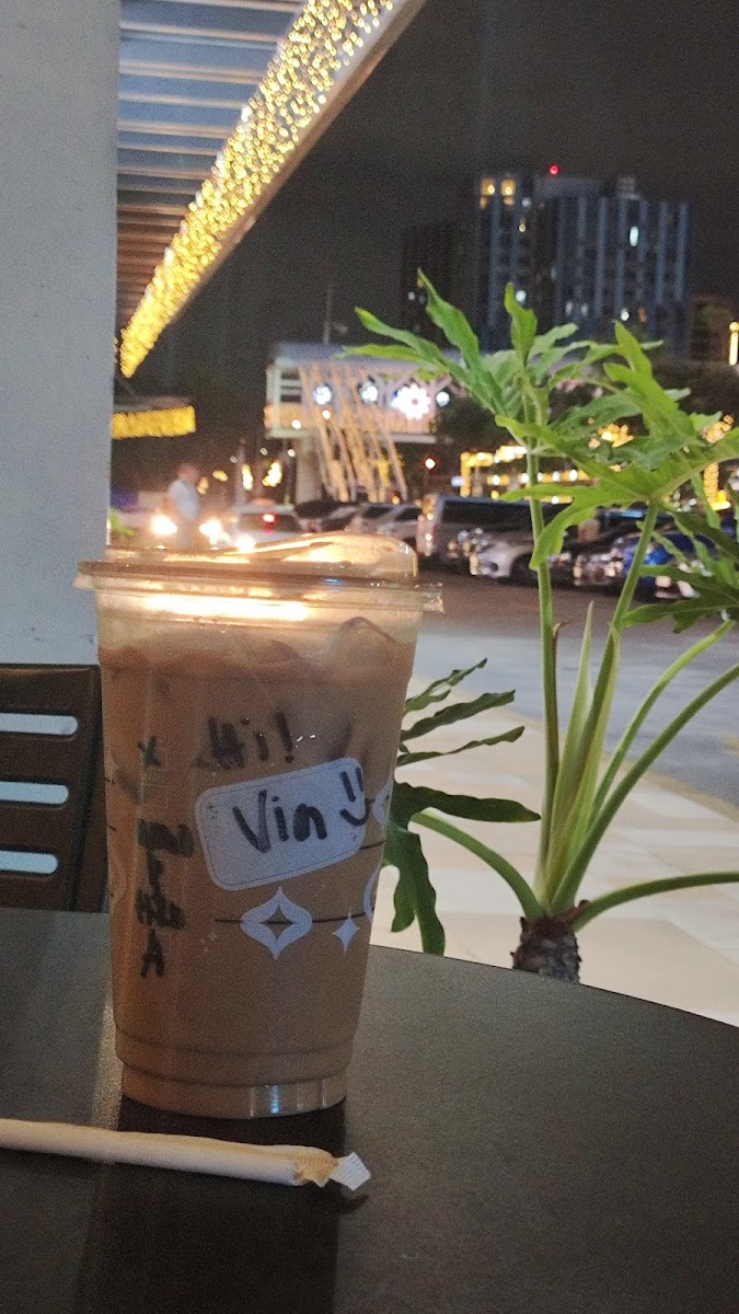 Starbucks MET Live Branch Photo 7