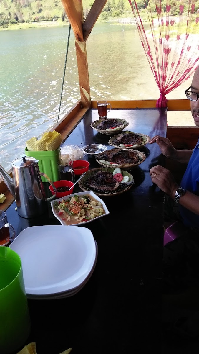 Vhi Vhi Resto Photo 7
