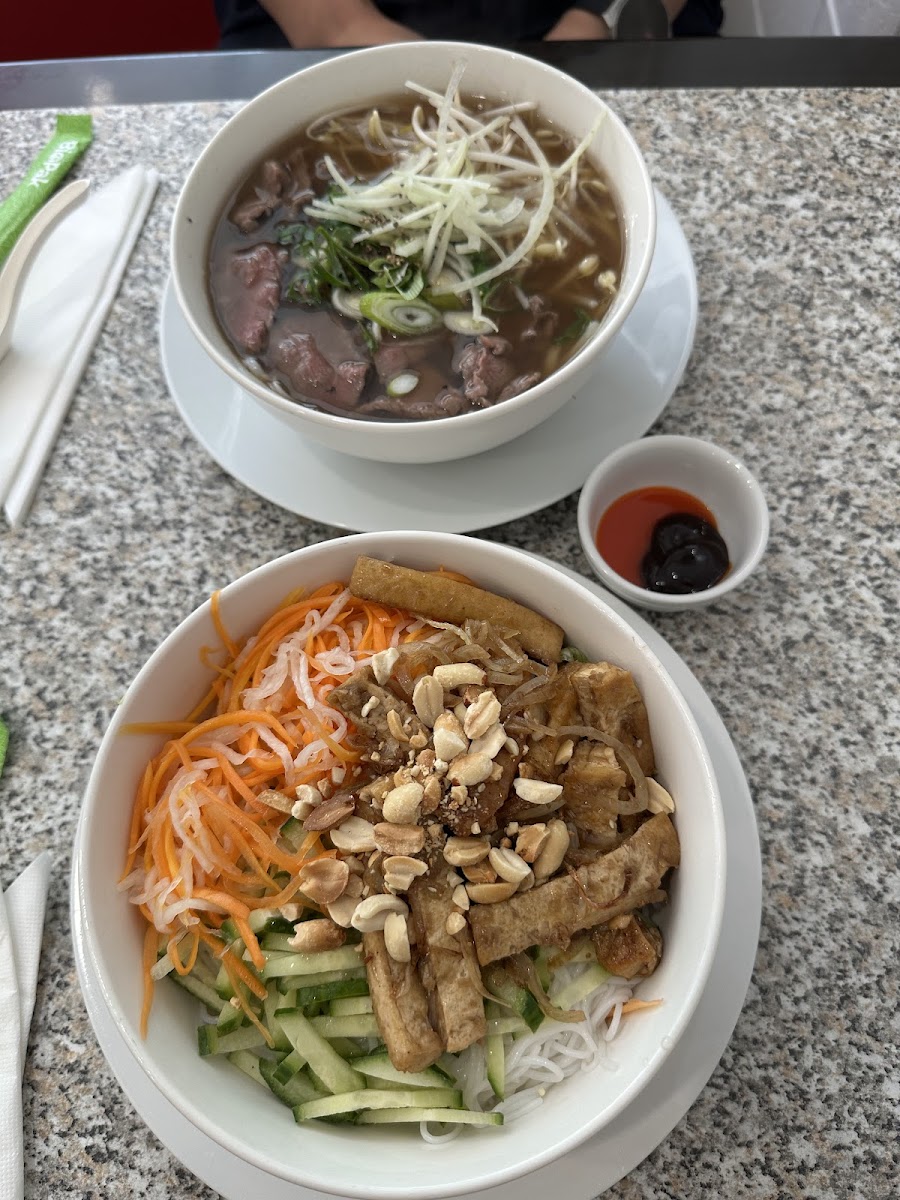 Simply Banh Mi Photo 2