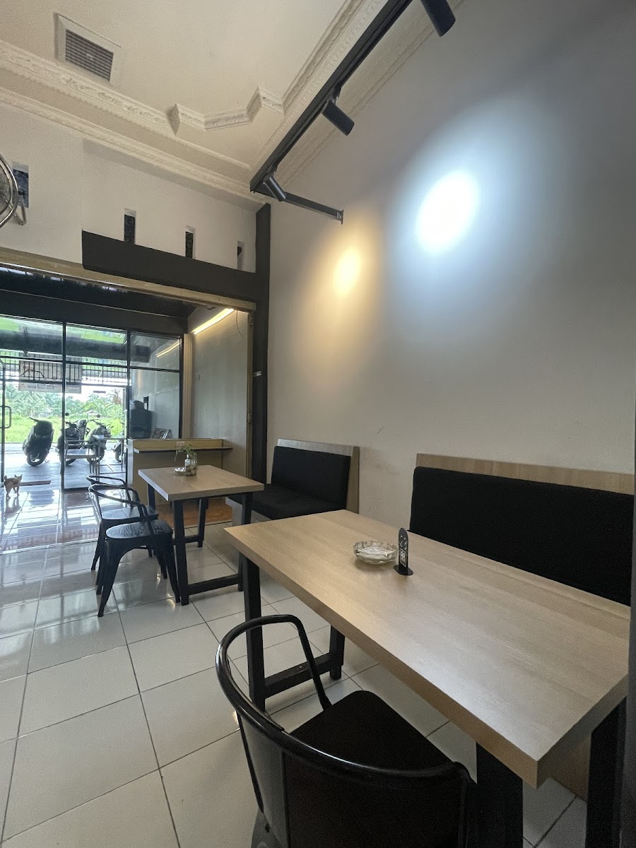Emia Koffie Space Photo 3