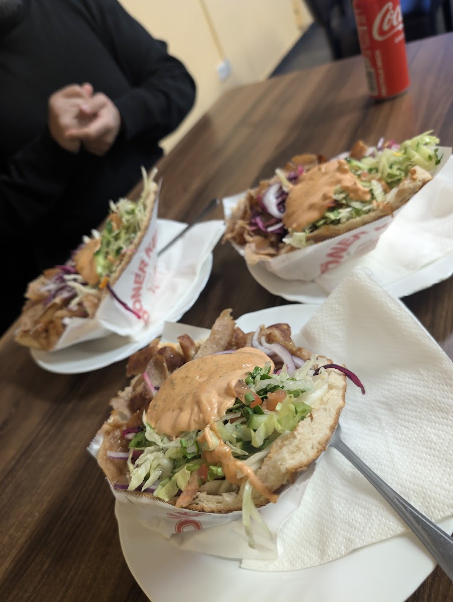 Berlin Döner Pizzeria Photo 4
