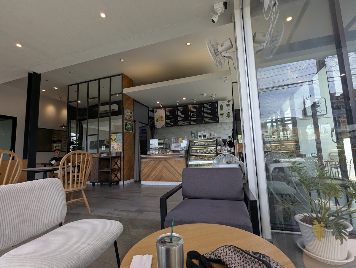Roastniyom Coffee Photo 4