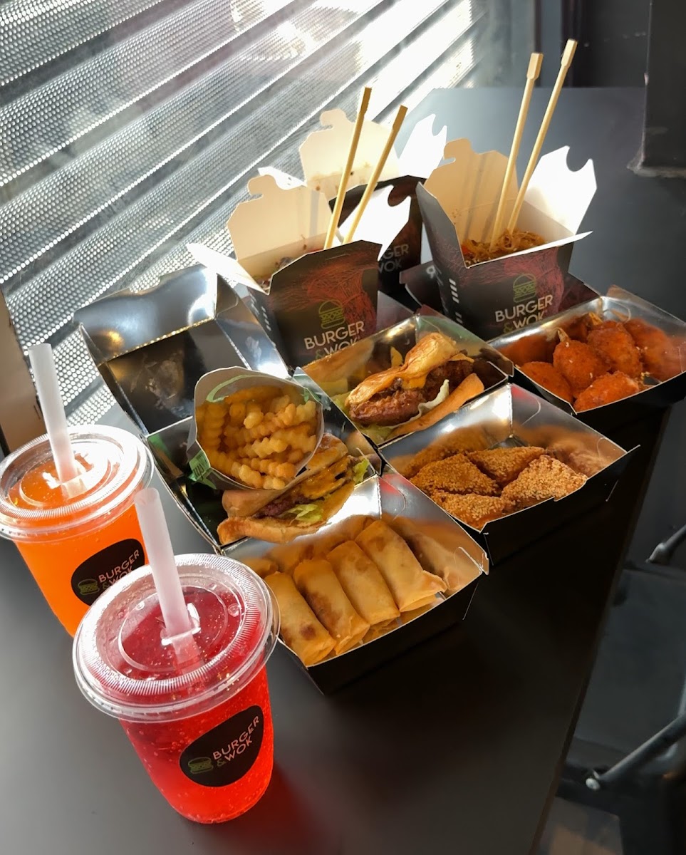 Burger & Wok Photo 4