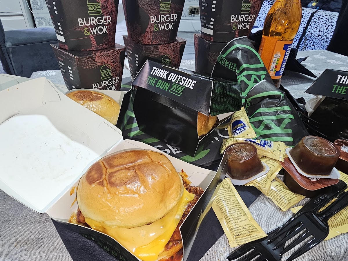 Burger & Wok Photo 5