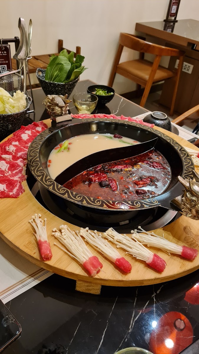 Chongqing Hot Pot Photo 5