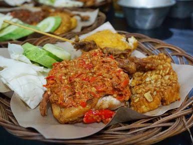 Ayam Gepuk Pak Gembus