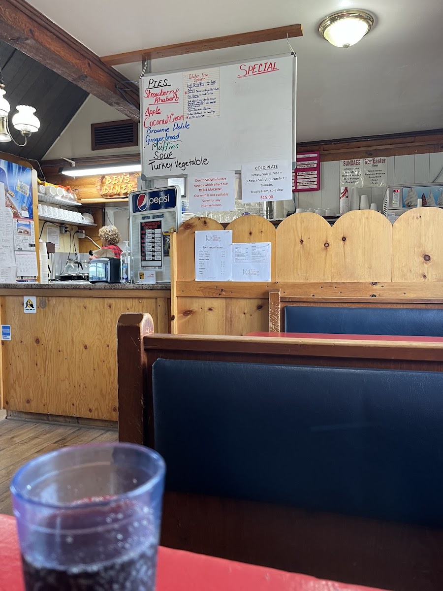 Bev's Country Diner Photo 4