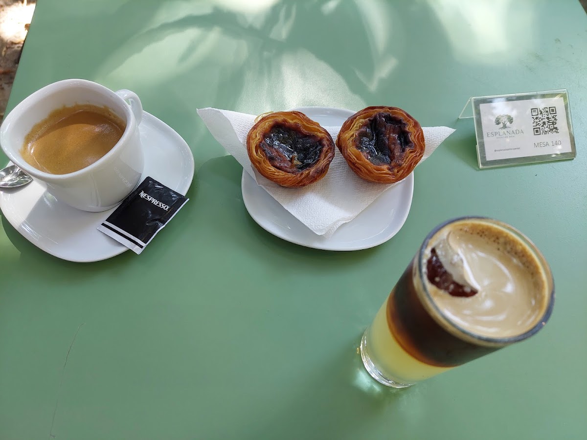 Esplanada Cafe Photo 8