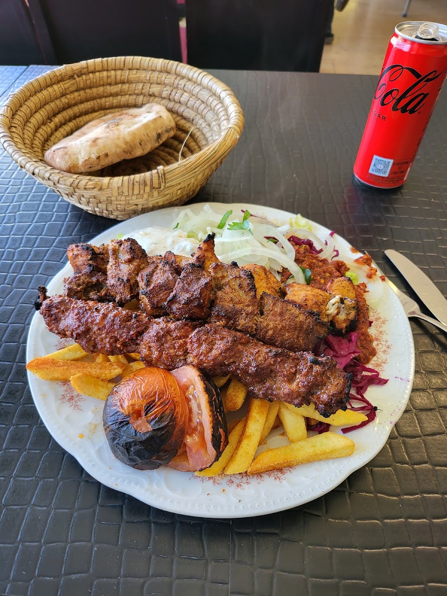 Vahdet Imbiss Photo 5