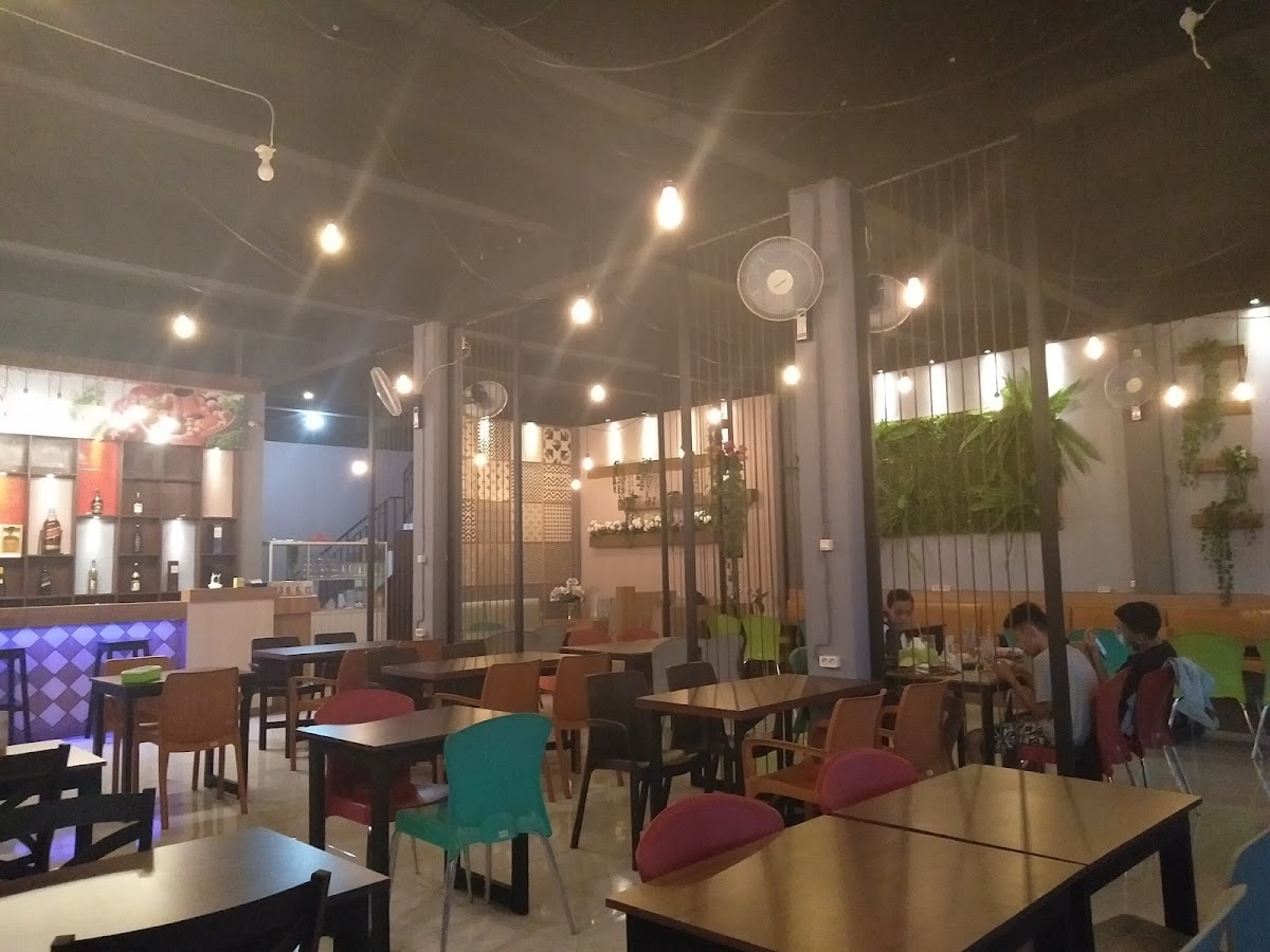 ZEN CAFE AND DINING Photo 4