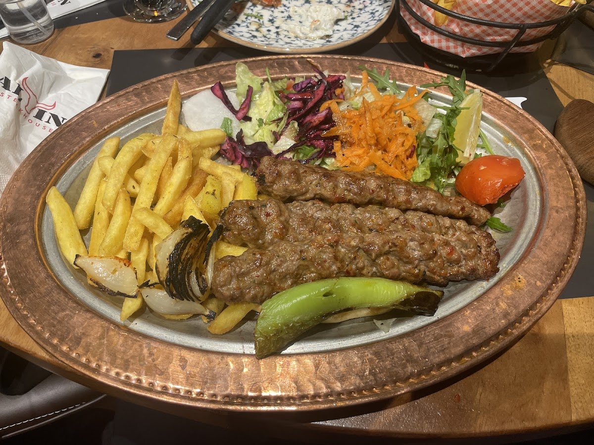 Altin Steakhouse - Ocakbasi Photo 3