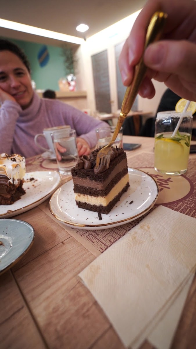 Grossa Mora, Cafetería y Pastelería