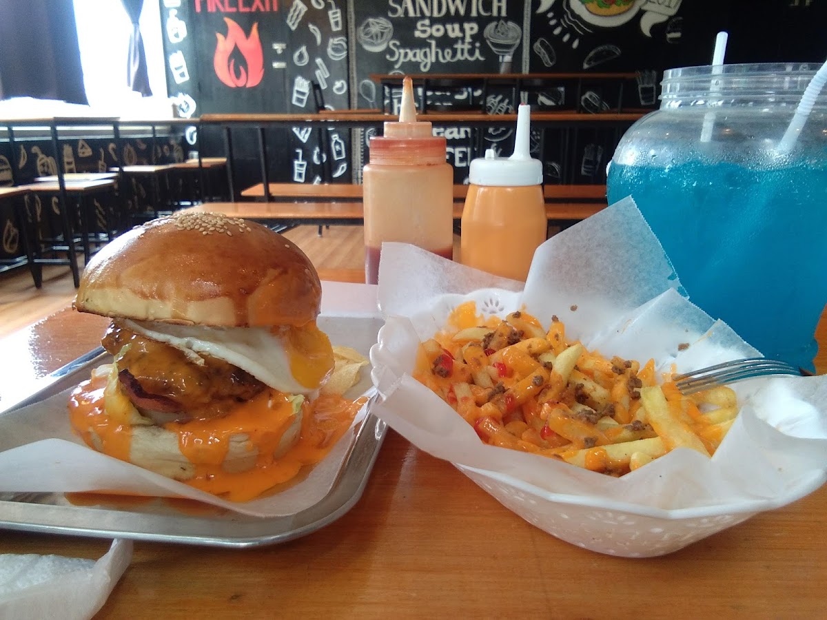 Gubot's Burger Photo 5
