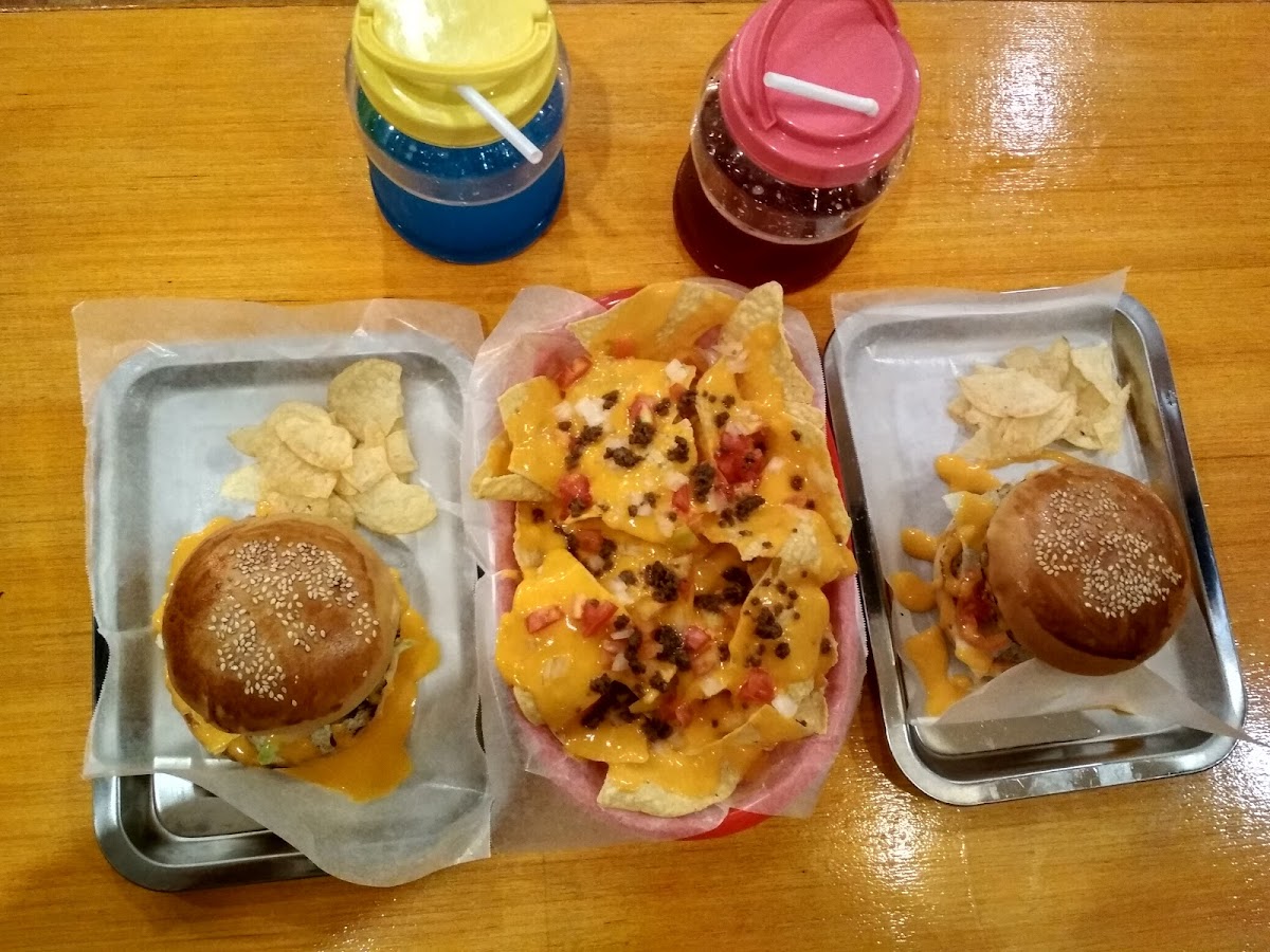 Gubot's Burger Photo 8