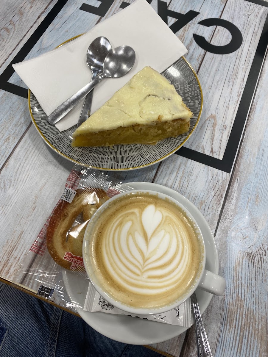 La Cafe Photo 3