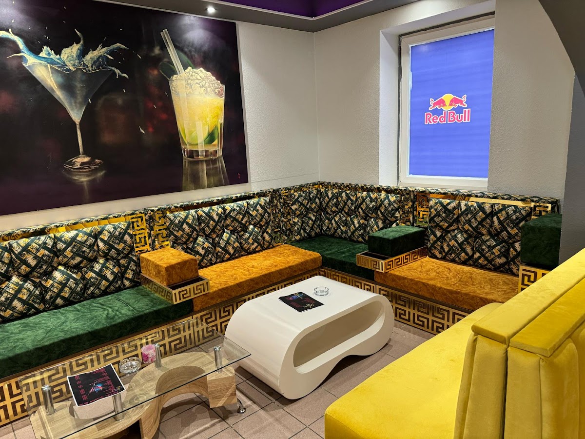 Royal Restaurant Photo 7