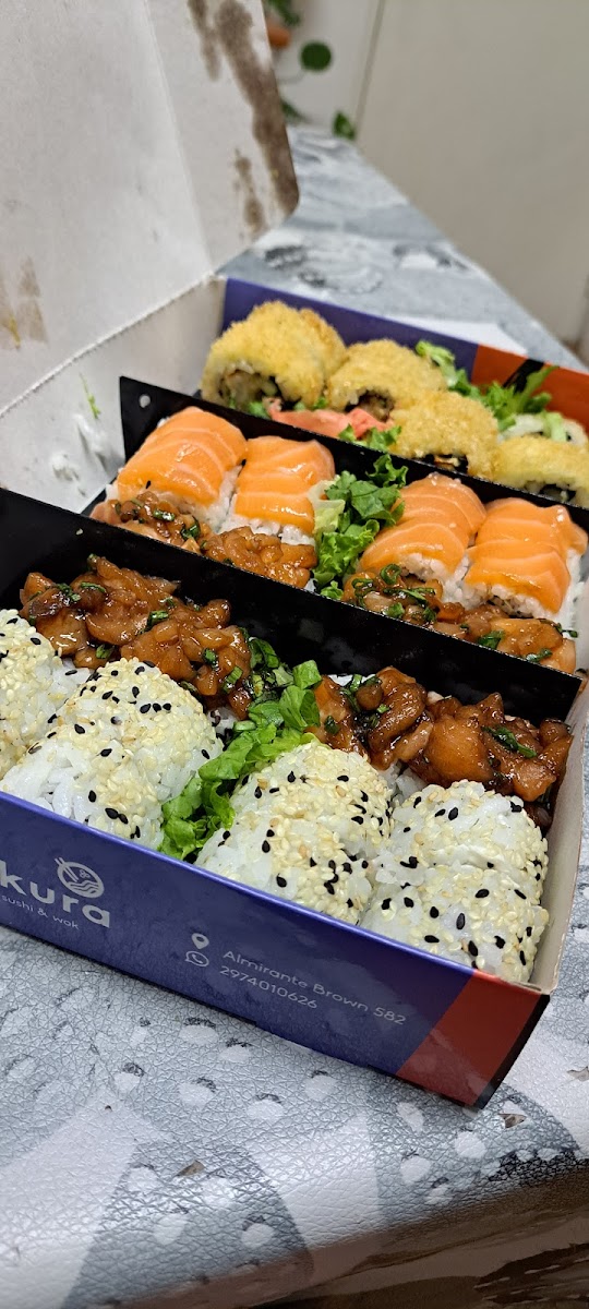 Sakura Sushi & Wok Photo 9