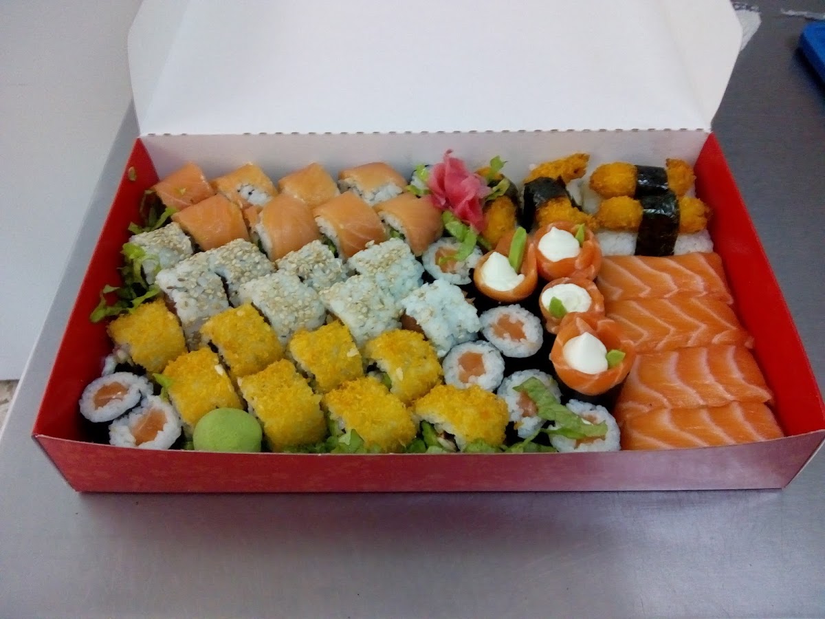Sakura Sushi & Wok Photo 6
