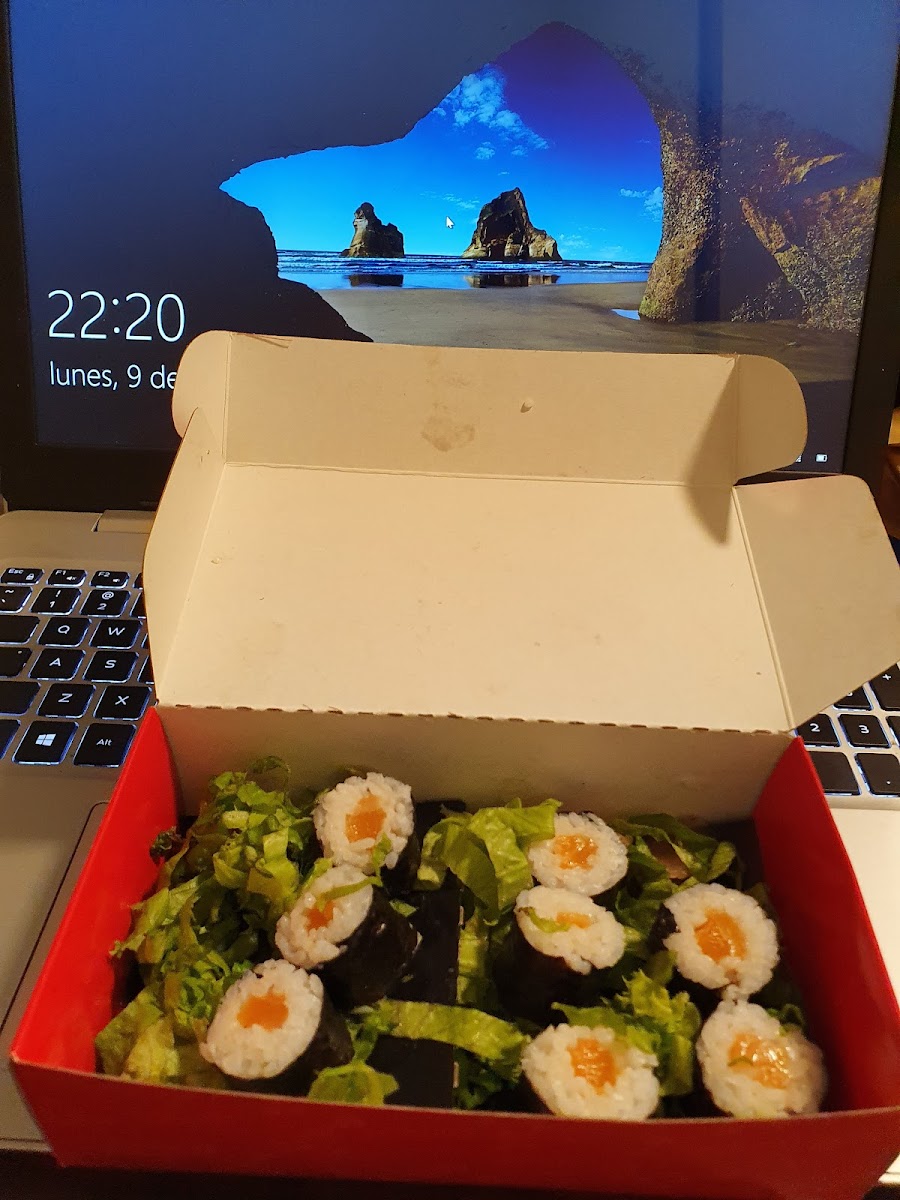 Sakura Sushi & Wok Photo 7