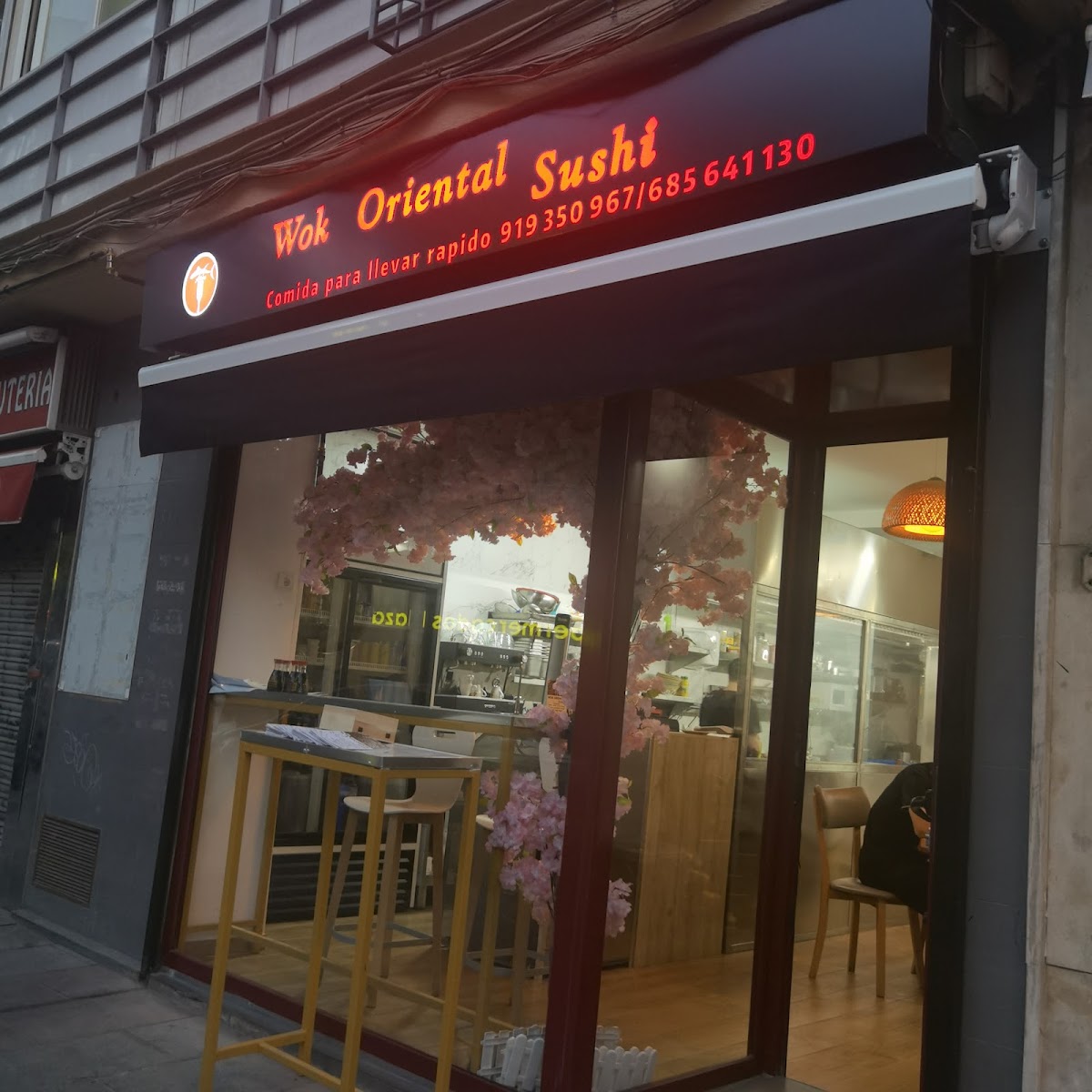 WOK ORIENTAL SUSHI