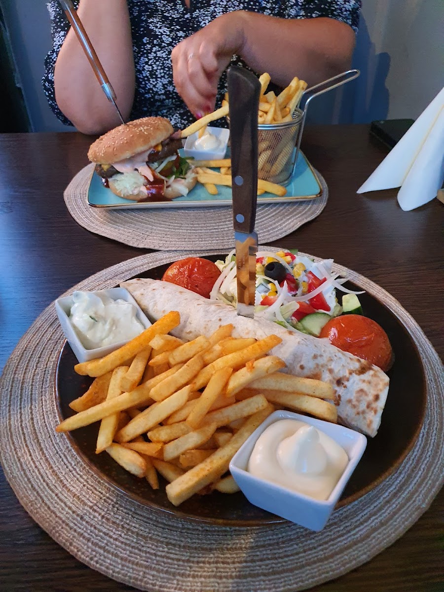 Holzkohle Grillhaus Photo 10
