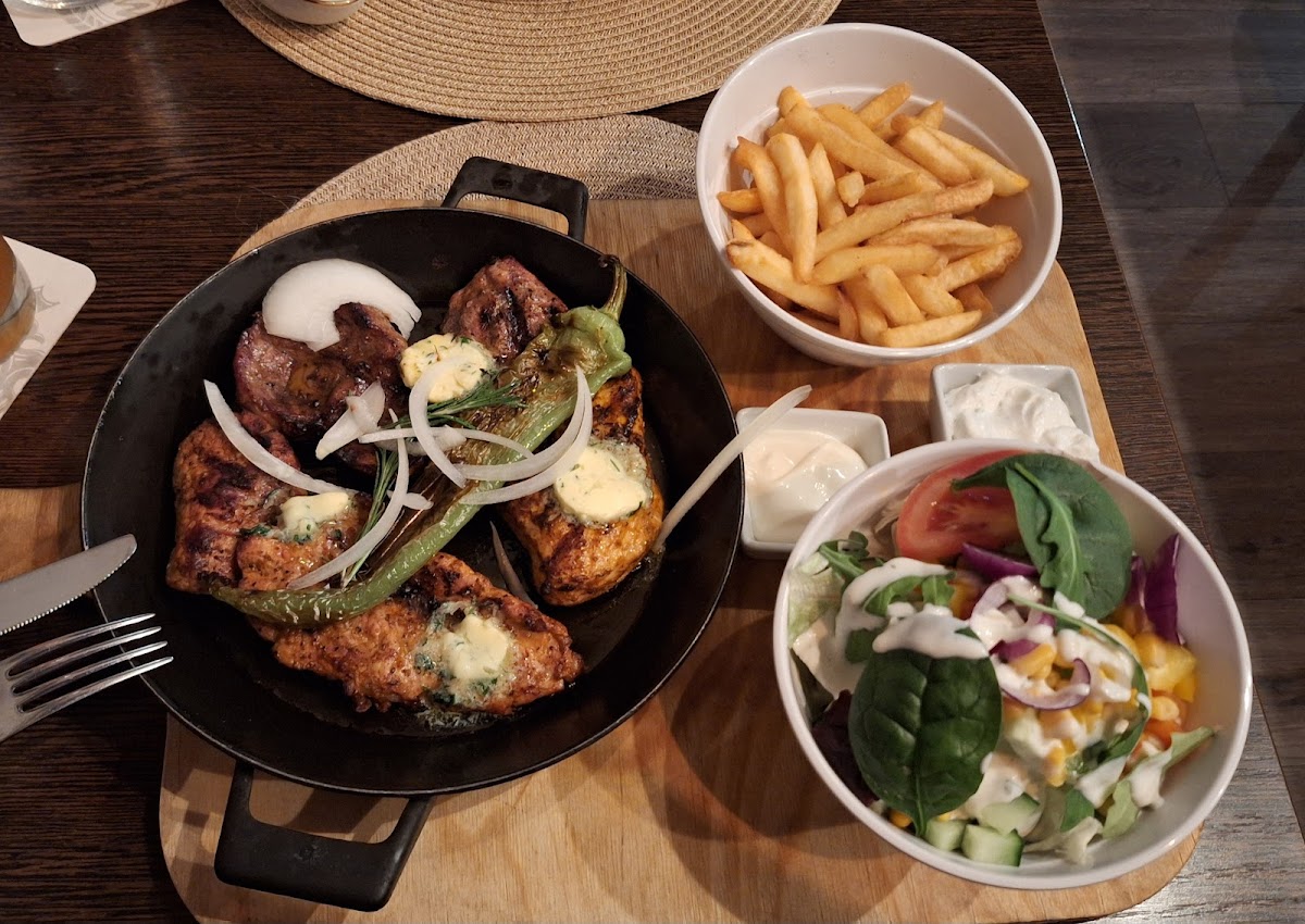 Holzkohle Grillhaus Photo 3