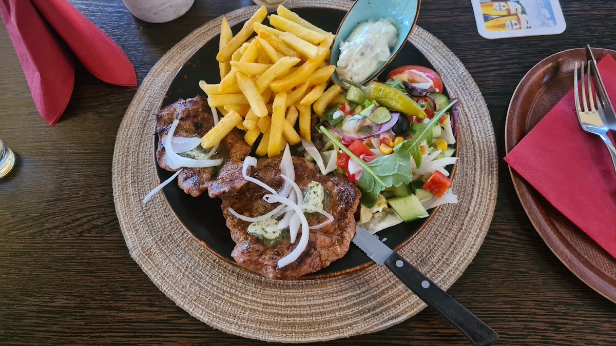 Holzkohle Grillhaus Photo 9