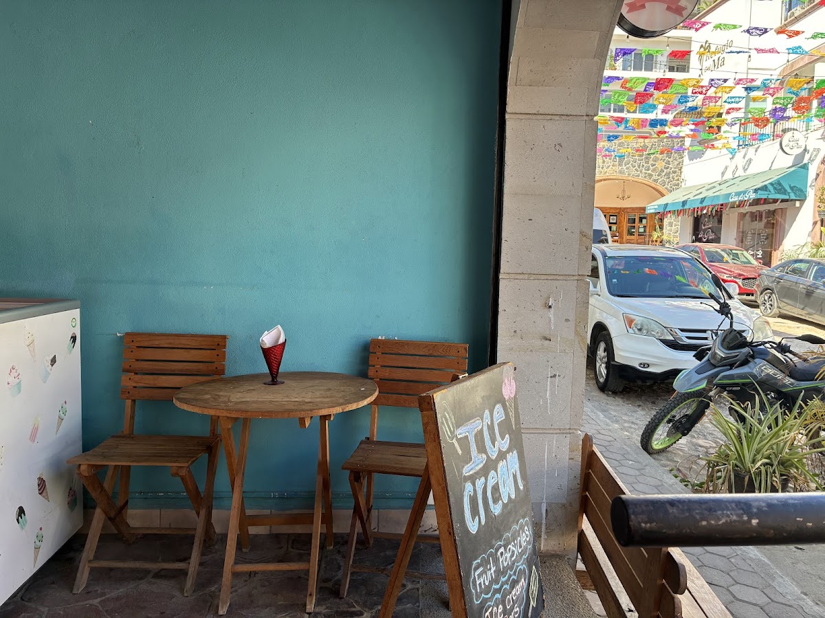 La Michoacana - Ice Cream & Paletas Photo 3