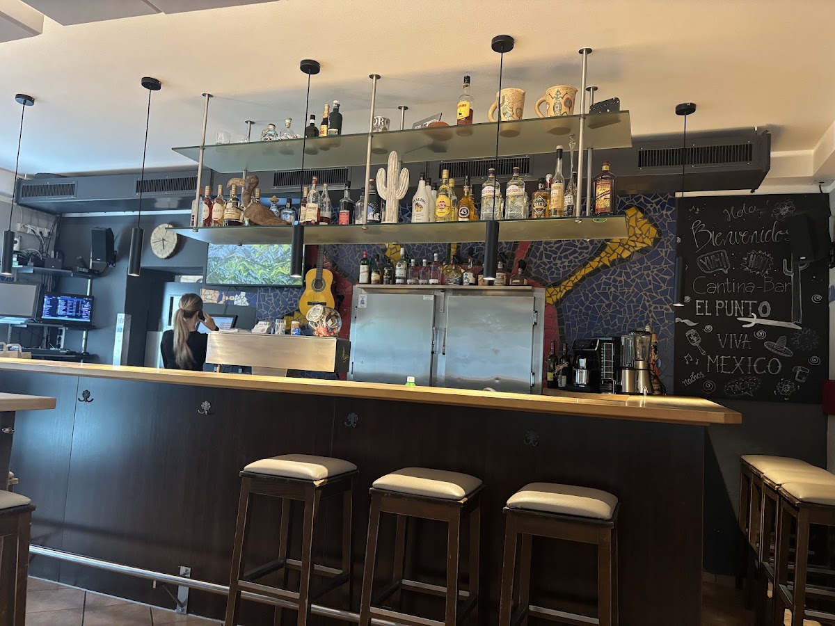Cantina Bar El Punto Photo 4