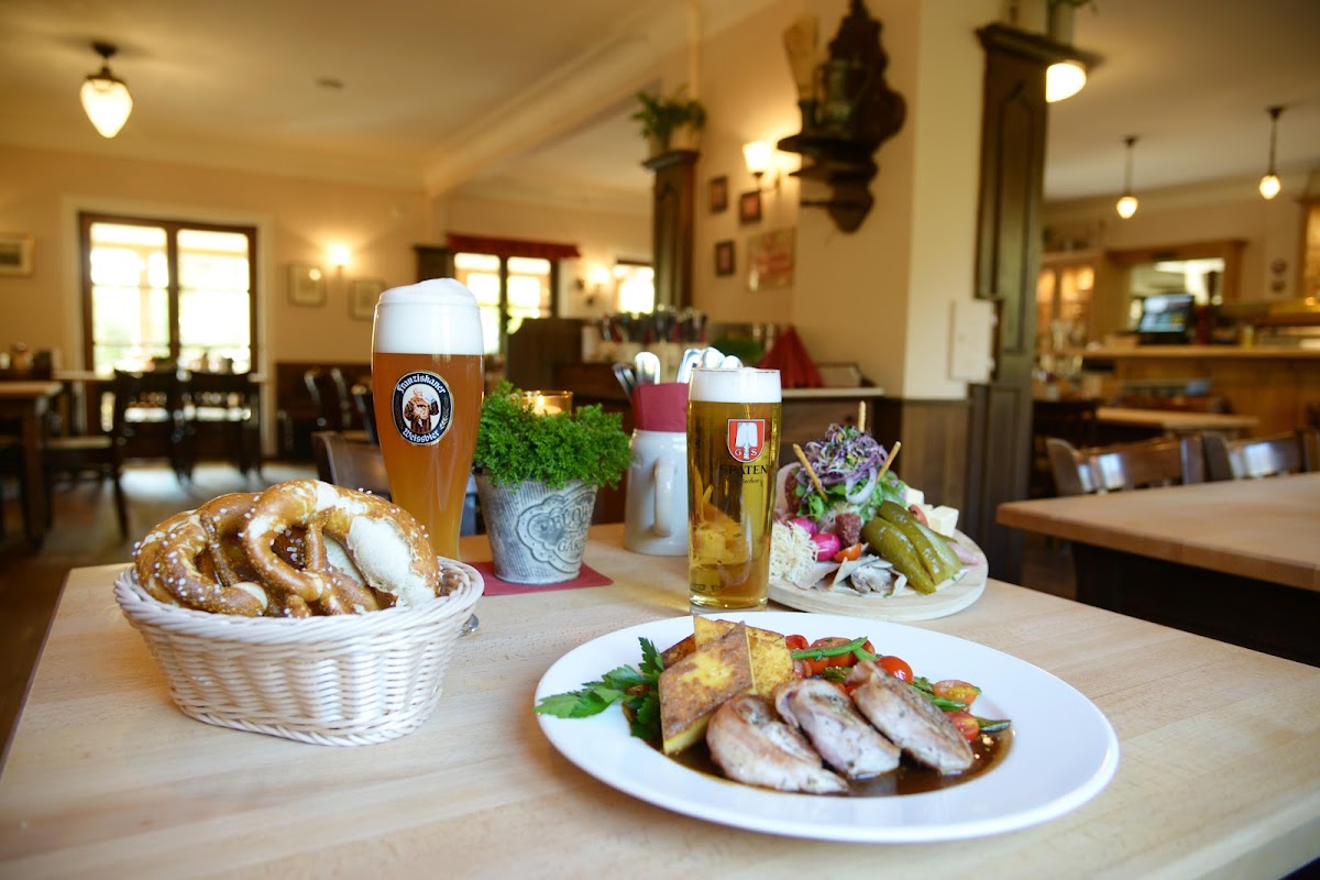 Wirtshaus Zamdorfer Biergarten Photo 3