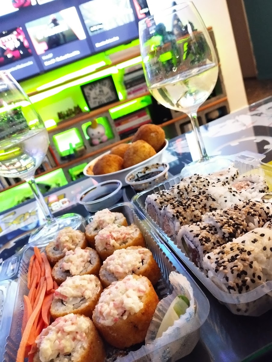 Hatake Sushi Ituzaingo Photo 3