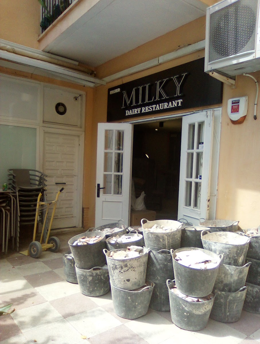 Milky Restaurant Photo 5