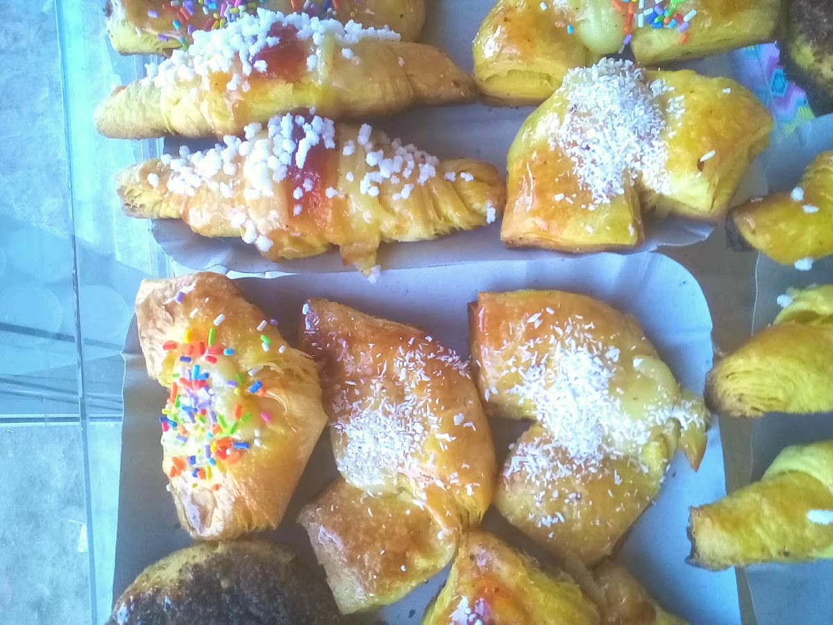 Panaderia Las 6 Hermanas Photo 4