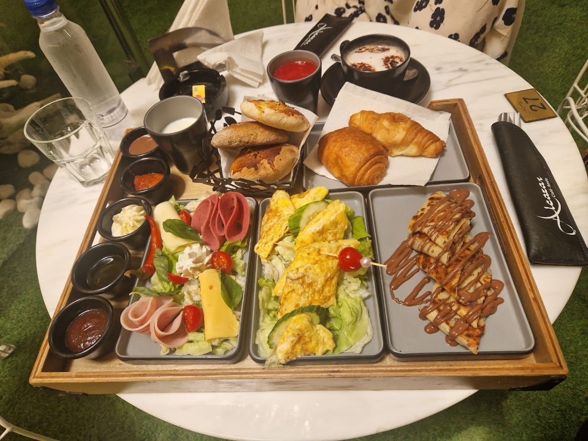 alcazar café Photo 3
