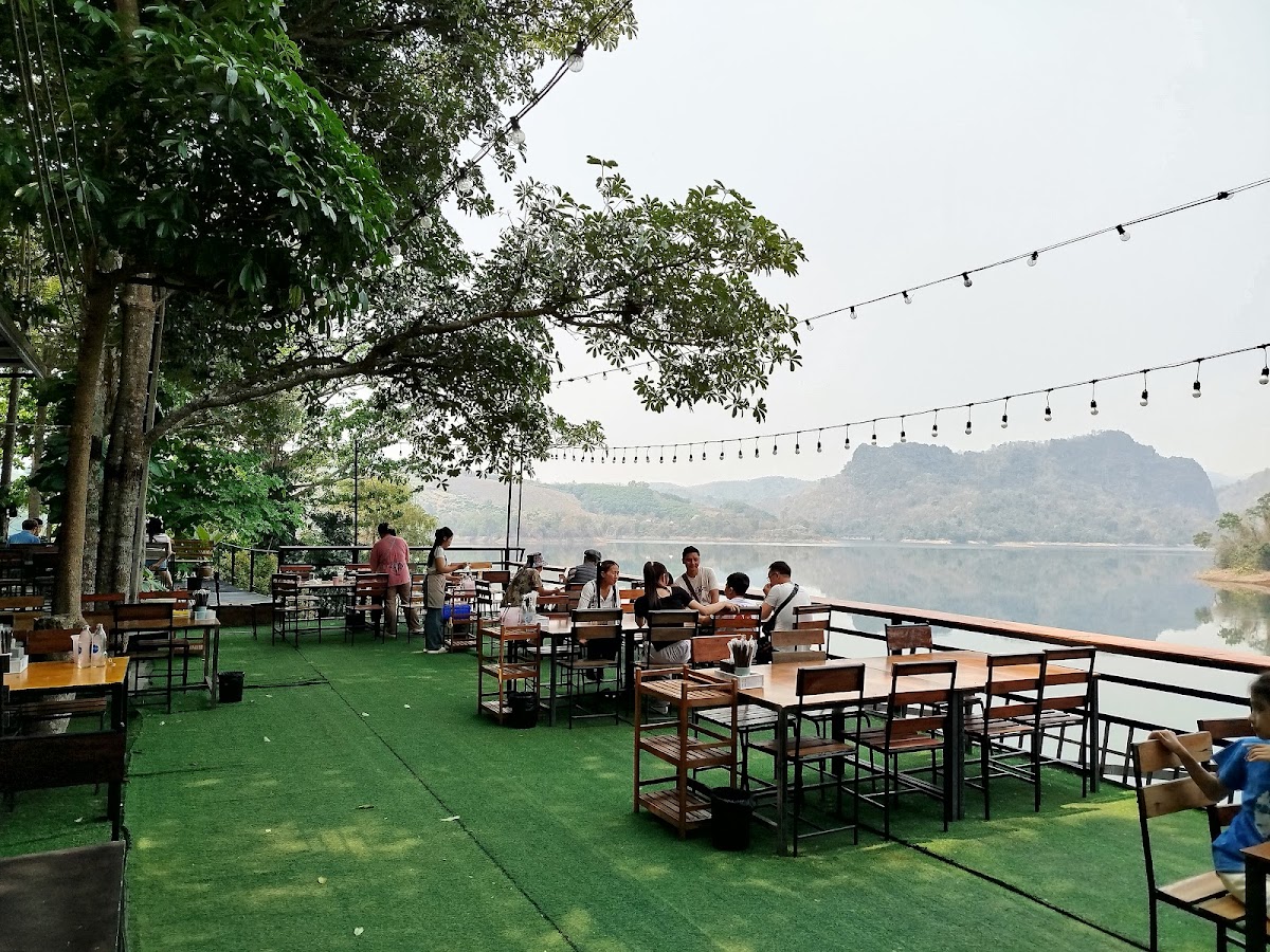 Phu Nam Suay Restaurant
