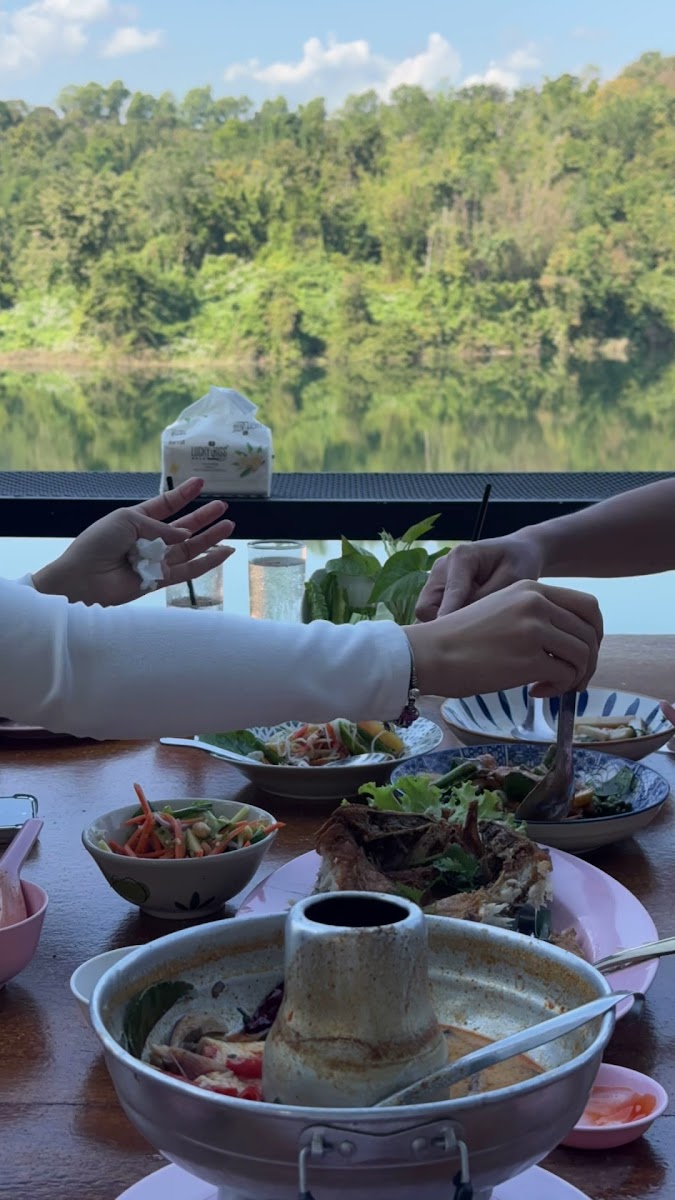 Phu Nam Suay Restaurant Photo 2