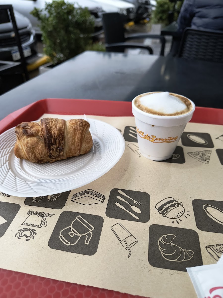 Cafe De La Shell Photo 5