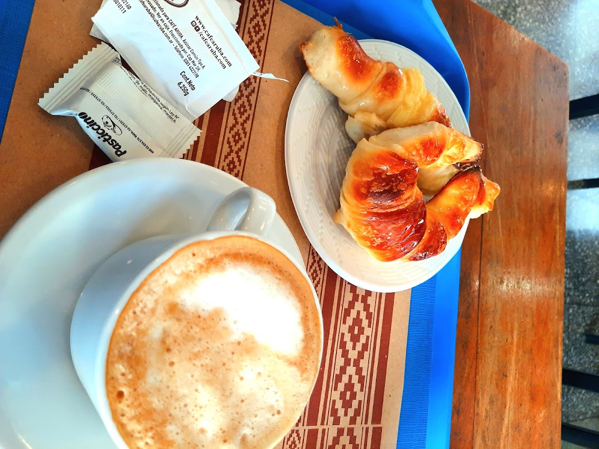 Cafe De La Shell Photo 6