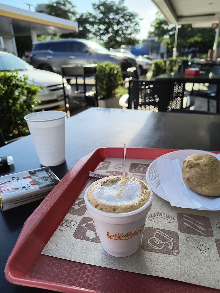 Cafe De La Shell Photo 7