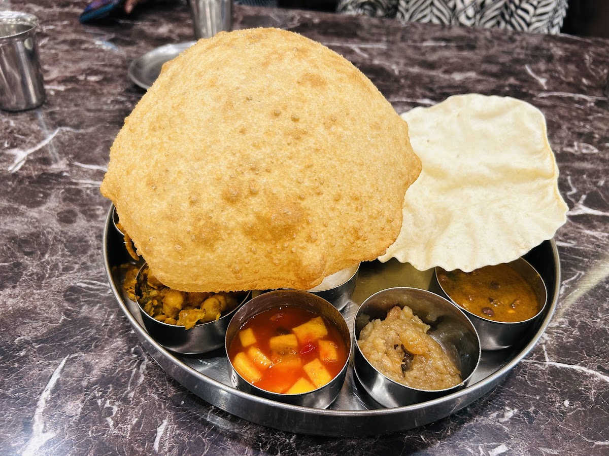 Restoran Saravanaa Bhavan • Leboh Ampang Photo 4