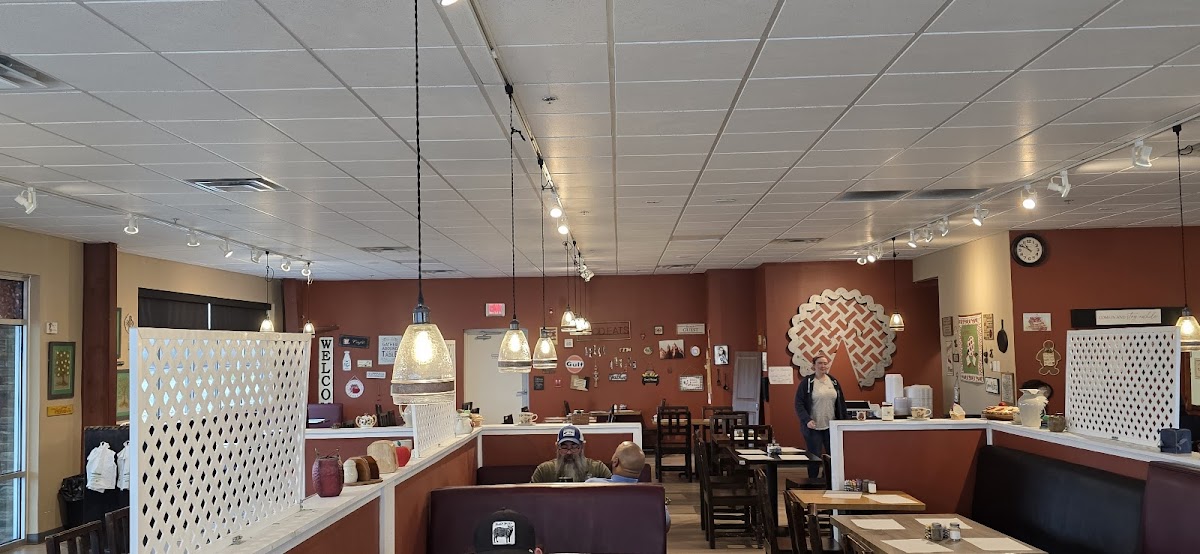 Apple Annie’s Spring Mills Photo 2