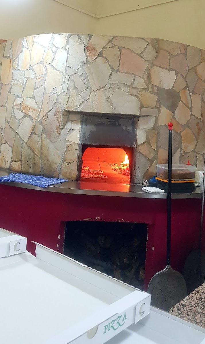La Vecchia Pizzeria Photo 4